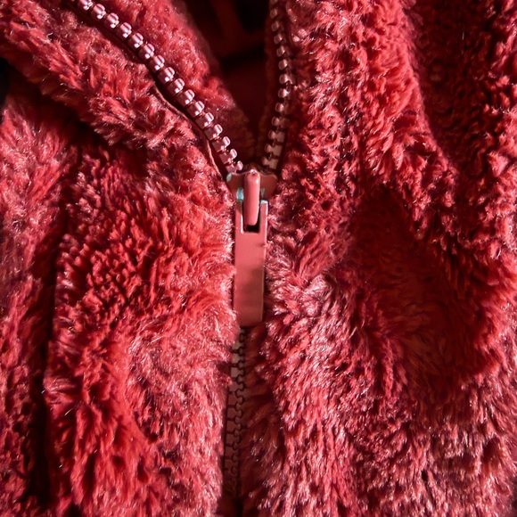 ALO Knock Out Faux Fur Jacket - Picture 3 of 10